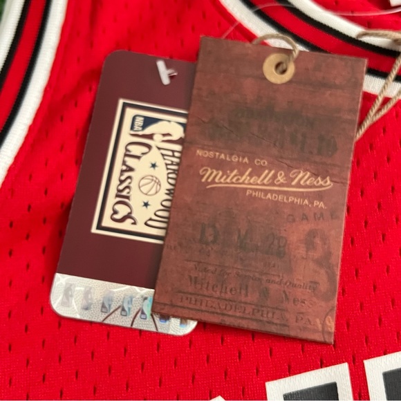 Scottie Pippen Chicago Bulls 1997-1998 Mitchell & Ness Red NBA Swingman Jersey - Picture 8 of 8